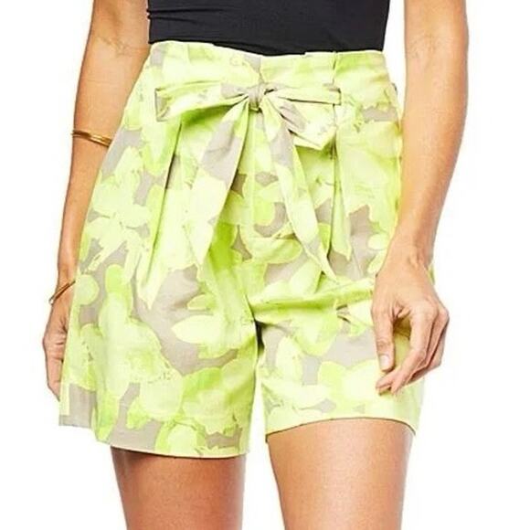 NWT Halston Calvary Floral Green/Khaki Twill Paperbag Waist Belted Short. Size L - Picture 1 of 13